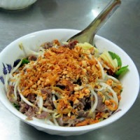 YUM: Eat Vietnamese Bun Bo Nam Bo!