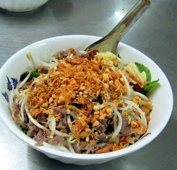 YUM: Eat Vietnamese Bun Bo Nam Bo!