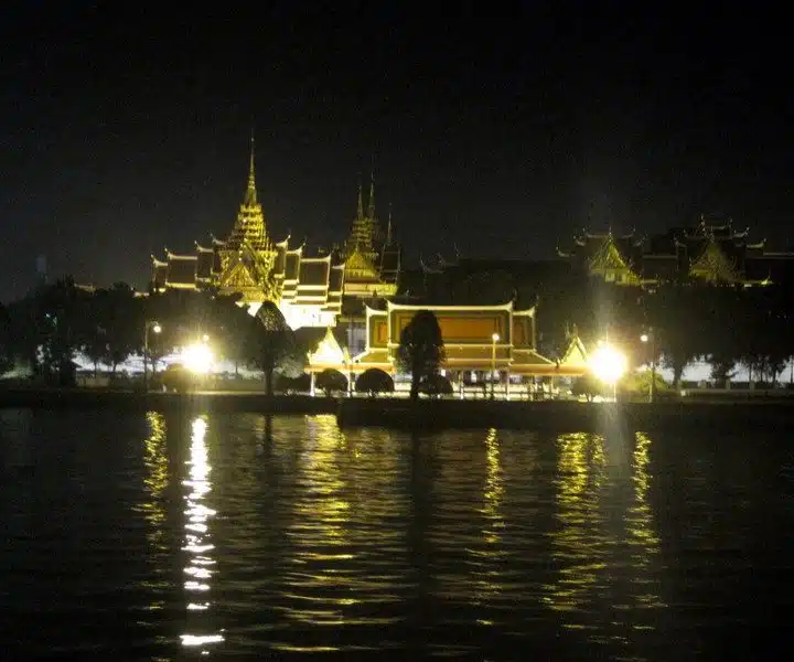 Love seeing Bangkok temples at night from the river!