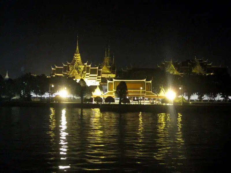 Love seeing Bangkok temples at night from the river!