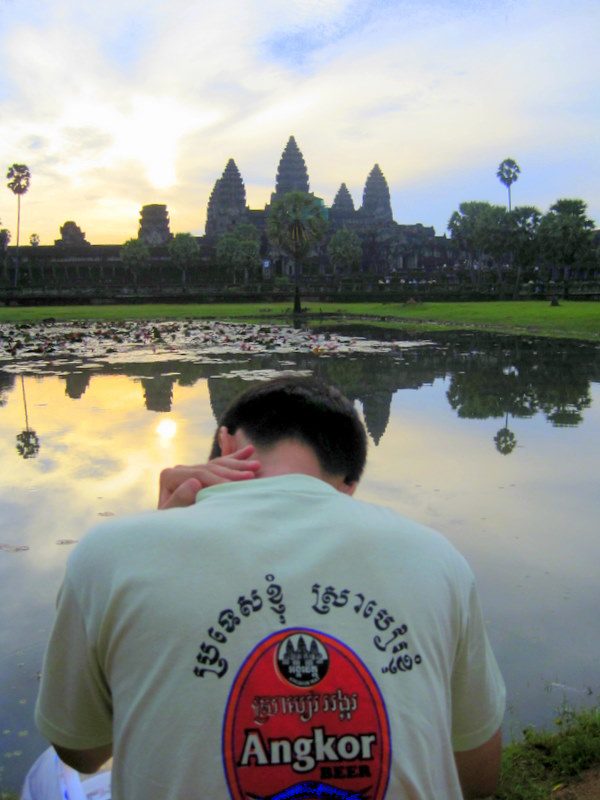 Love the juxtaposition of the temple and T-shirt.
