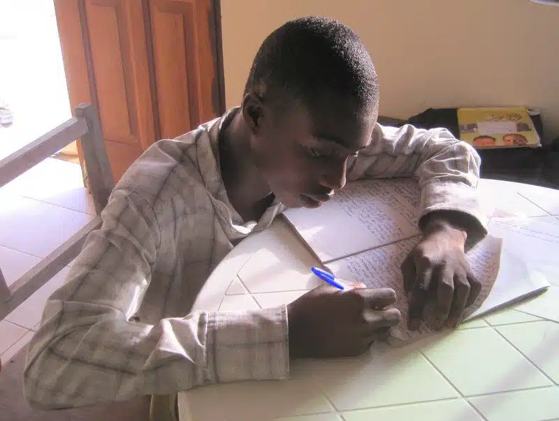 Courage, hand-writing this article.