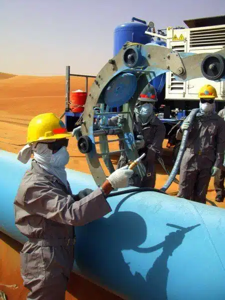 Oil worker Saudi Arabia