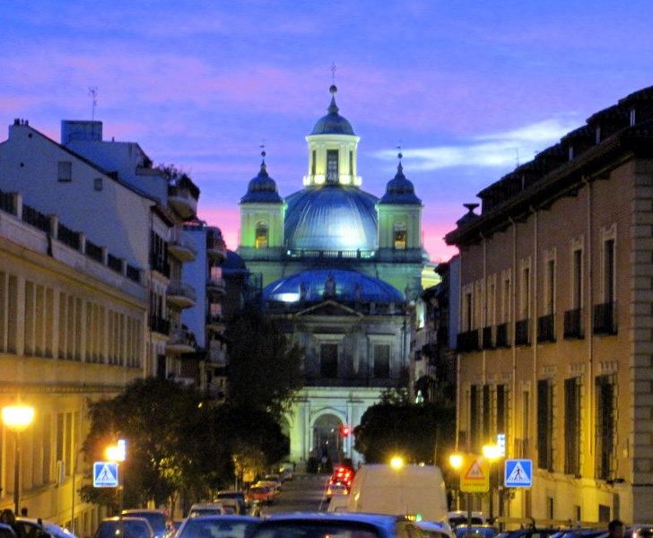 Madrid has a gorgeous blend of modern and historic architecture!