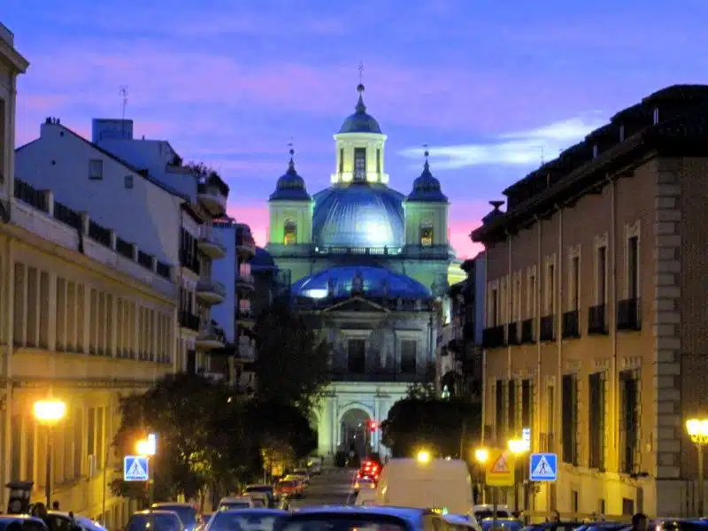 Madrid has a gorgeous blend of modern and historic architecture!