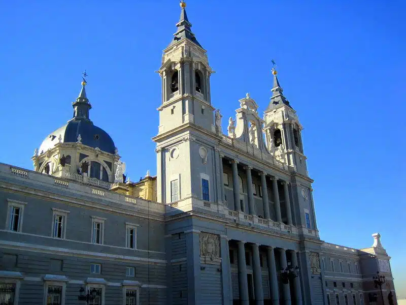 Doesn't Spain's royal palace make you hungry for vanilla cake?