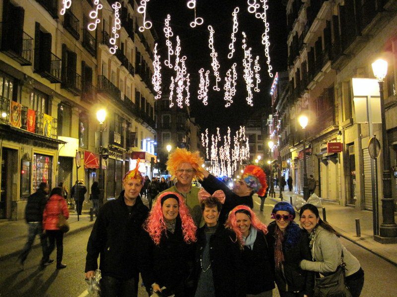 Demonstrating the wig-wearing tradition of Spanish New Year!