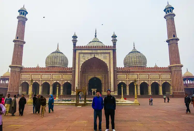Colin and David in front of the glorious mosque. Wow! 