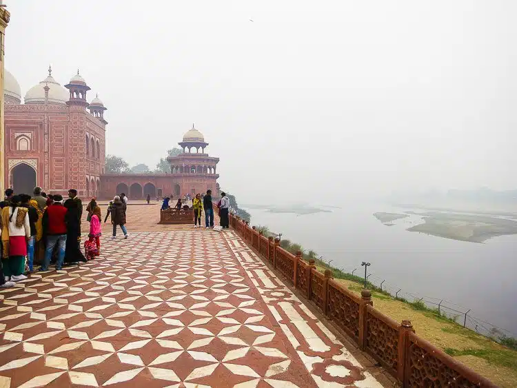 What's behind the Taj Mahal? A wet swamp and mist-draped nature.