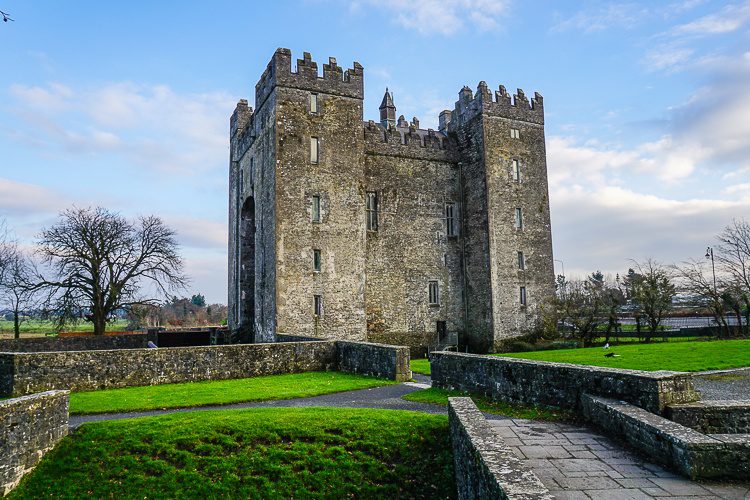 Bunratty Castle is a perfect first stop after arrival in Ireland at Shannon Airport!
