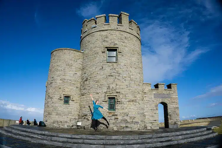 O'Brien's Tower: famous castle on the cliffs of moher
