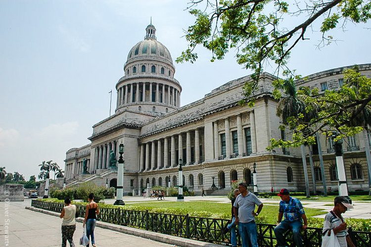 The capitol building in Havana. Beautiful! 