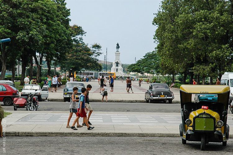 A beautiful, wide public space in Havana.