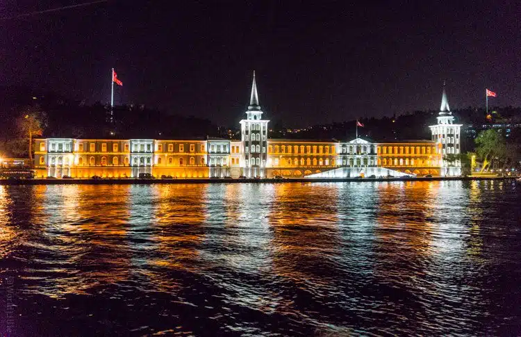This is my #1 favorite photo of Istanbul at night that I took.