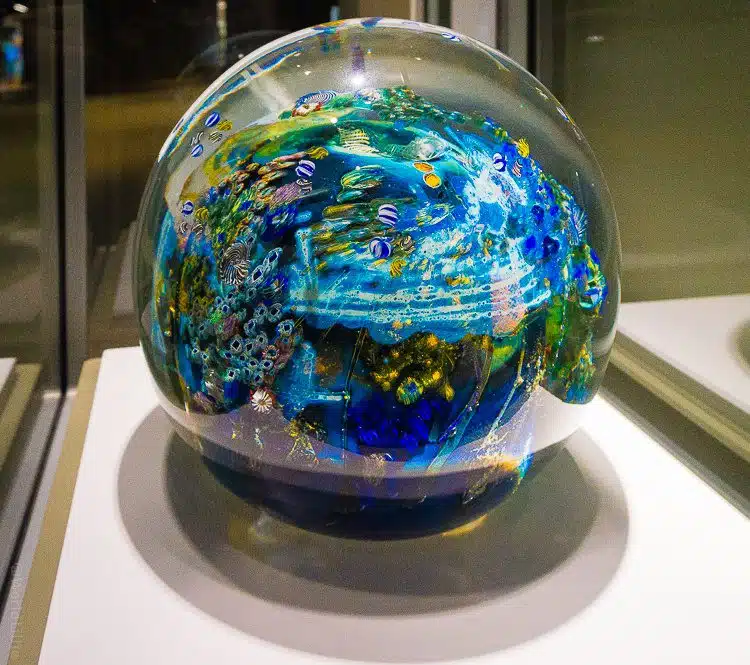 Corning glass museum: The world's largest traditionally made glass paperweight.
