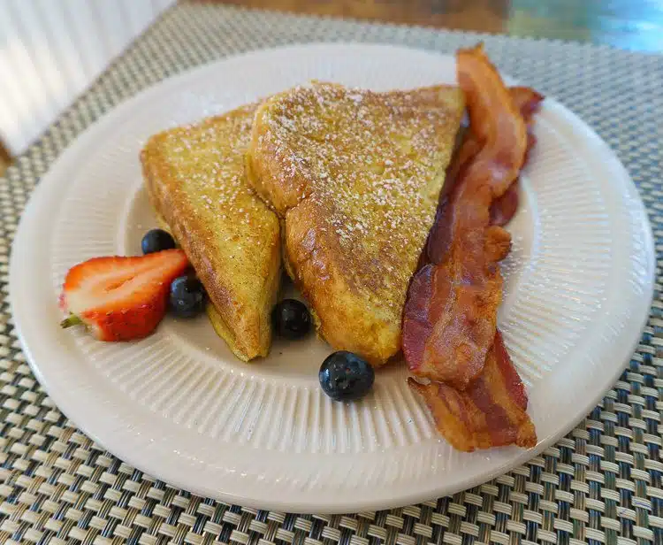 Drool... French toast and bacon.