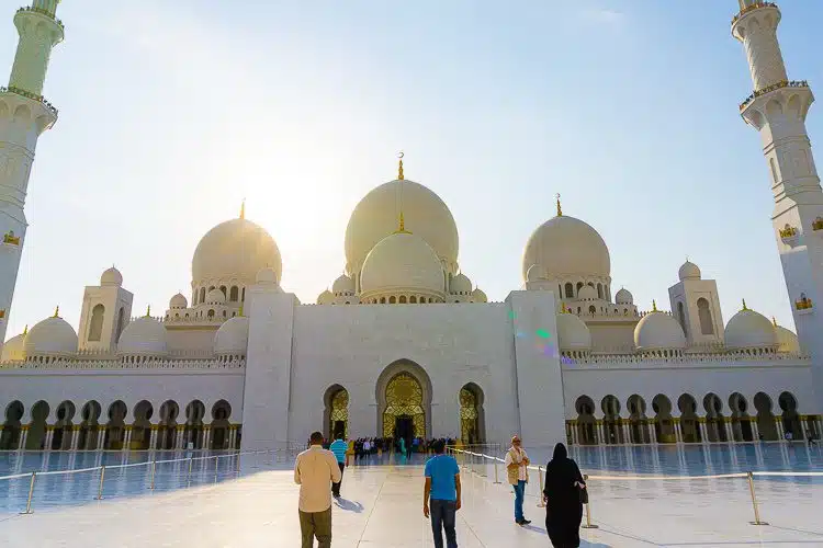 Things to do in Abu Dhabi: Sheikh Zayed Mosque Abu Dhabi