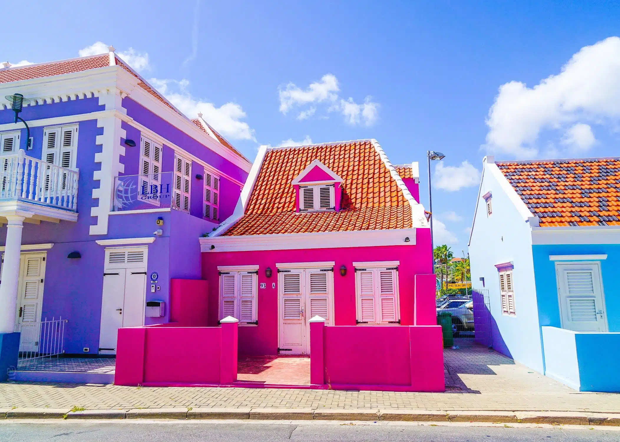 The paint colors of Willemstad are out of a dream.