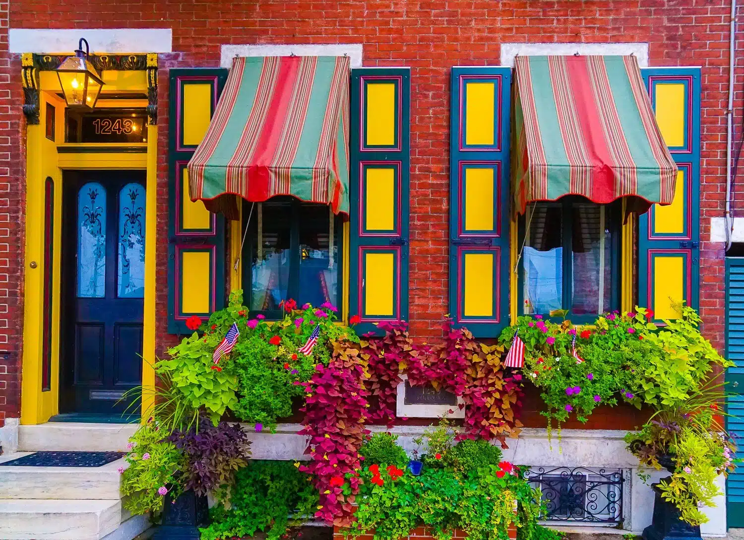 This Fishtown building isn't fishy, but it sure is flowery!
