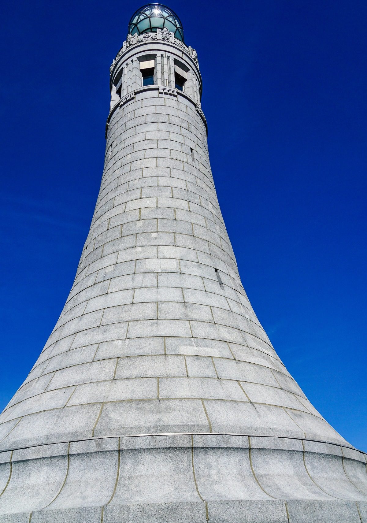 Planning travel to Mount Greylock, the highest point in Massachusetts? Here's the easiest way up the mountain to see great New England views, even with young kids. Pictured: the Veterans War Memorial Tower. 