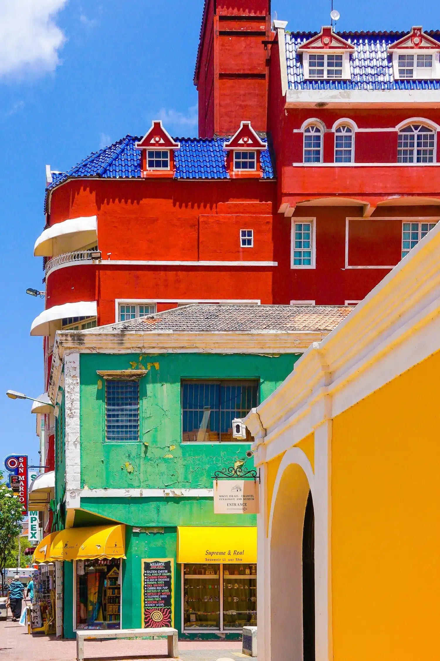 What to do in Curacao: 10 Tips on the beautiful Caribbean island, perfect for vacation travel, good food and hotels, and a fun trip, as seen in gorgeous photos! The oldest synagogue in the Americas is in Curaçao!