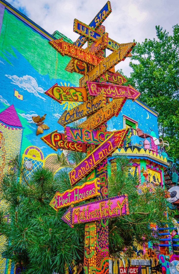 Randyland is the best free place to visit in Pittsburgh, PA for colorful photos, fun, & creative humor! See psychedelic rainbow photos from a visiting teacher. #Pittsburgh #Randyland #Travel #Color #Design #Creativity