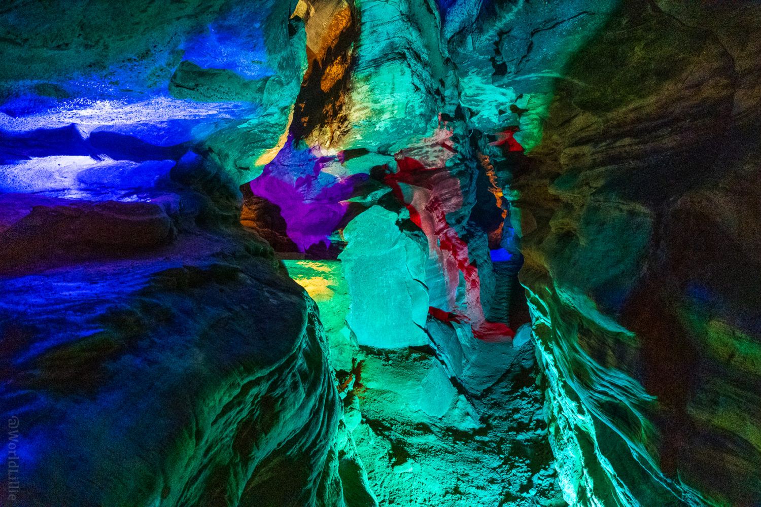 I love that teal light on the rock of the cavern walls.