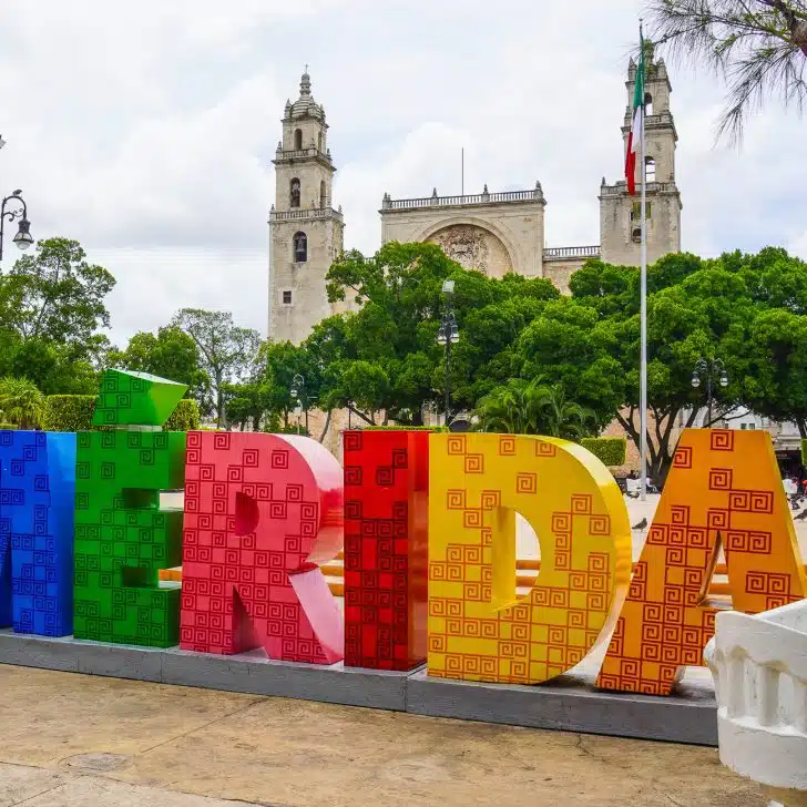 The Merida sign in the Plaza Grande.