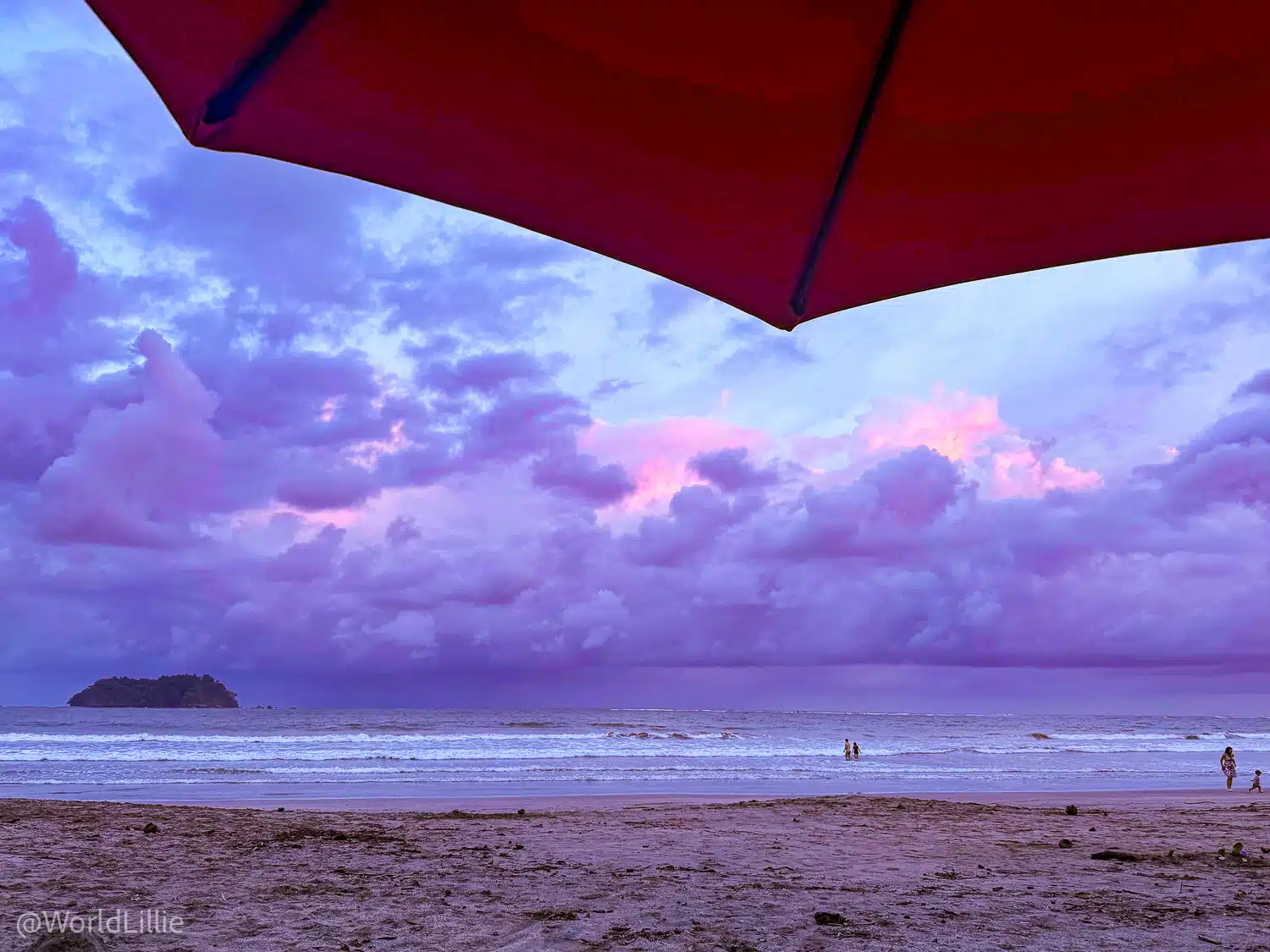 Beach sunsets plus Spanish immersion courses in Costa Rica? Yes please!